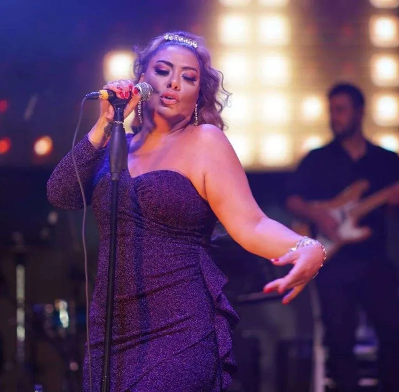 Işın Karaca Bakıya gəlir