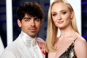 “Game of Thrones” ulduzu evini 17 dollara satır