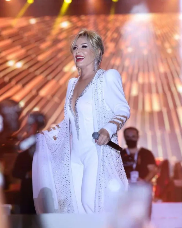 Emel Sayın koronavirusa yoluxdu