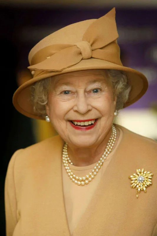 Kraliça Elizabet vəfat etdi