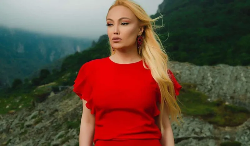 Nuranın ortancıl oğlu da evlənibmiş