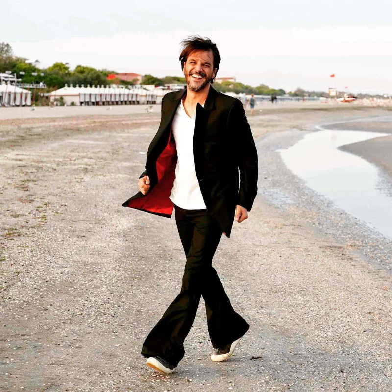 Aslı baş rolu onunla oynayacaq