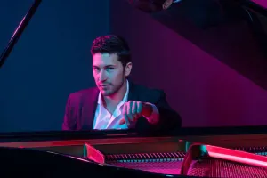 Emmet Kohen Bakıda səhnəyə çıxacaq