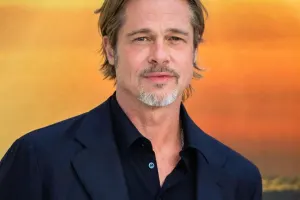 Bred Pit niyə dedektiv tutub?