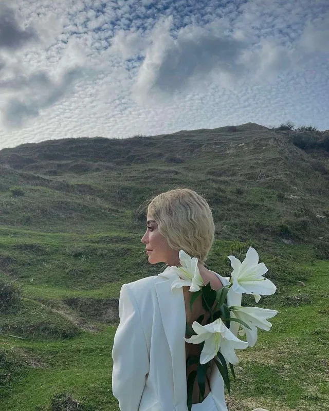 Elçin yazdı, İradə oxudu