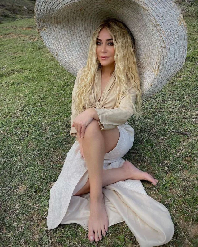 Elçin yazdı, İradə oxudu