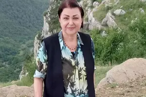 Firəngiz Mütəllimova Cıdır düzündə...