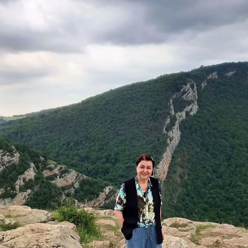 Firəngiz Mütəllimova Cıdır düzündə...