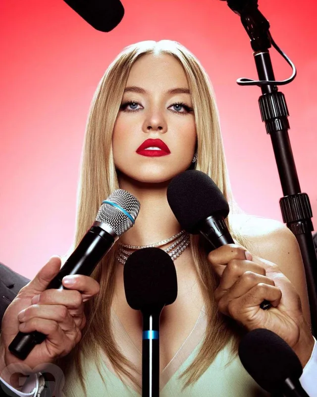 “Euphoria”nın ulduzu kişi jurnalı üçün pozalar verdi