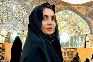 Şəbnəm İranda ziyarətgaha getdi