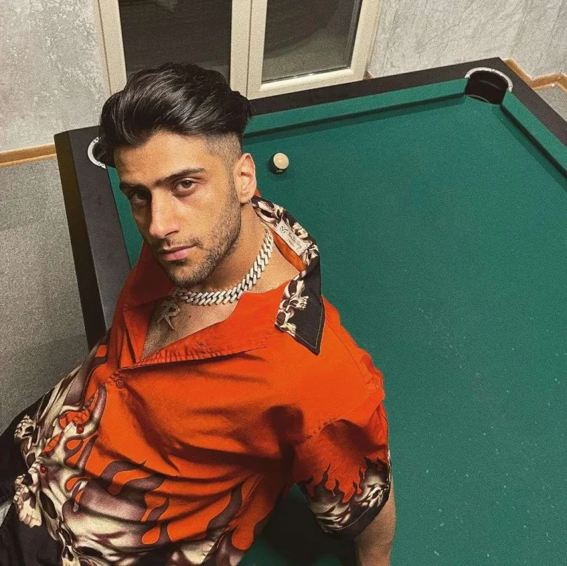 Reynmenin gizli eşqi!