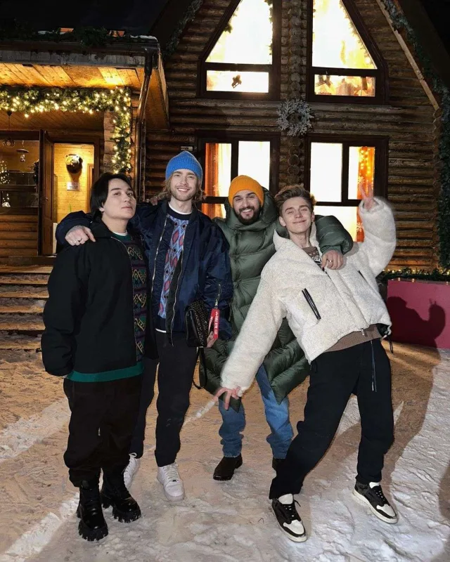 MDB ulduzları Yeni il üçün bir arada