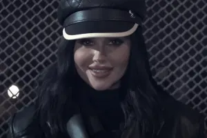 Bakı metrosunda klip çəkdirdi