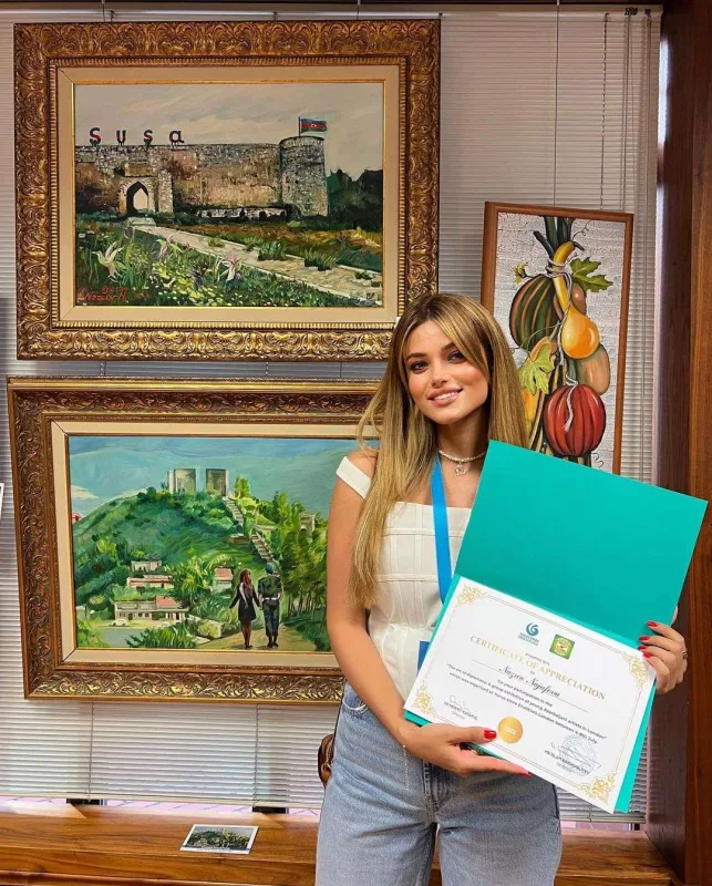 Mələkxanımın qızının əsərləri Böyük Britaniyada