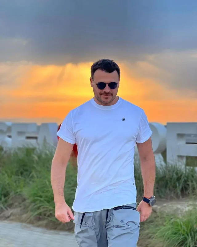 Emin arxiv görüntüsünü paylaşdı