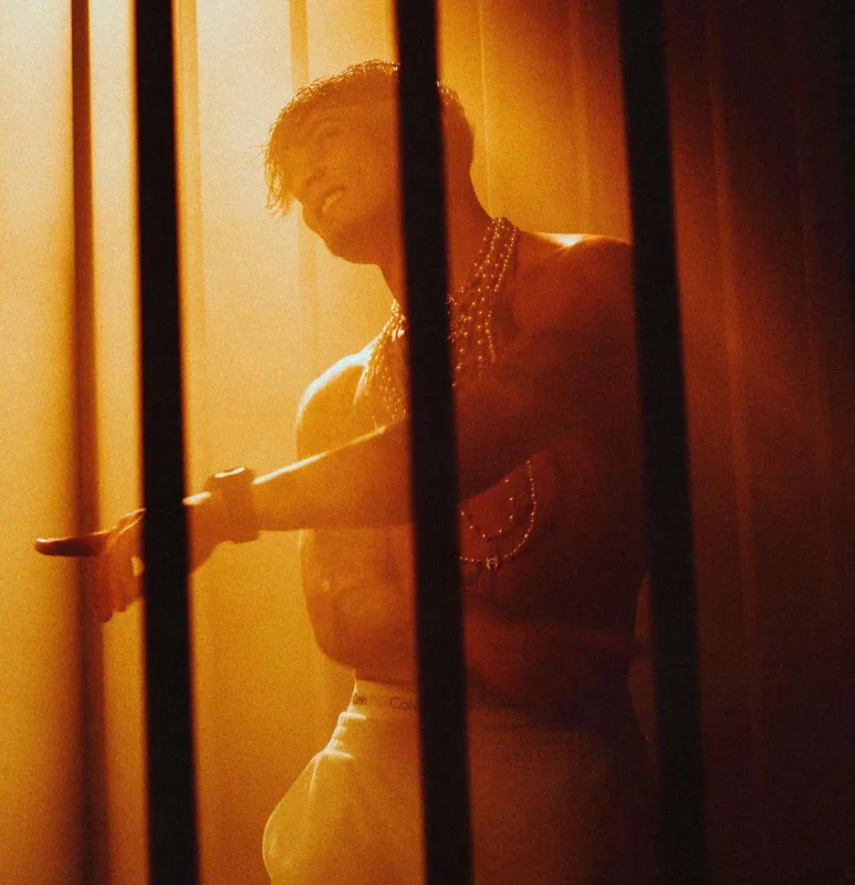 “Çox “cool” oğlandır, çox sevirəm!”