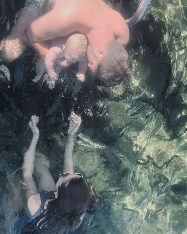 7 aylıq övladının görüntüsünü paylaşdı