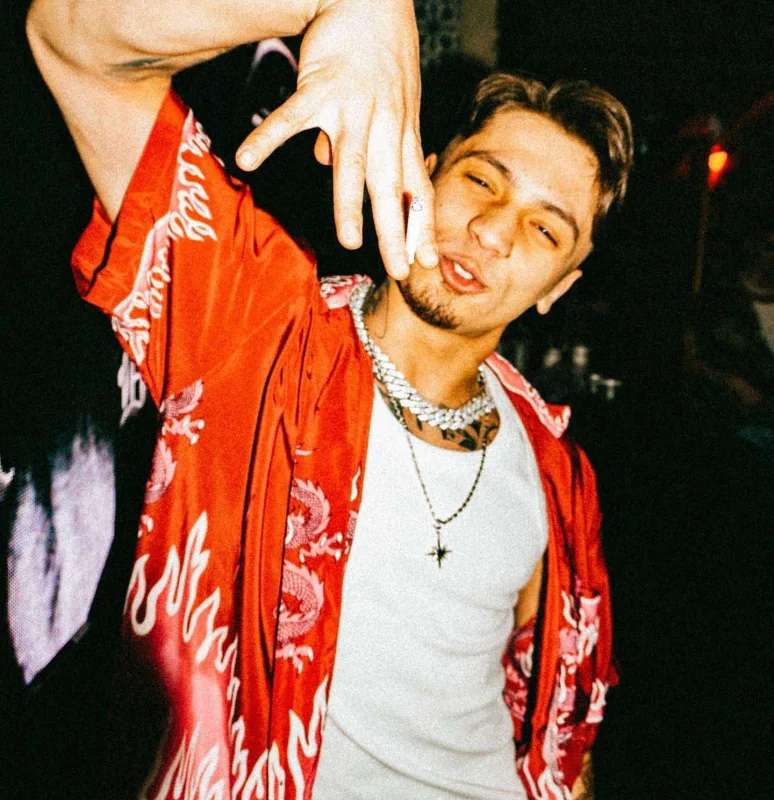 “Çox “cool” oğlandır, çox sevirəm!”