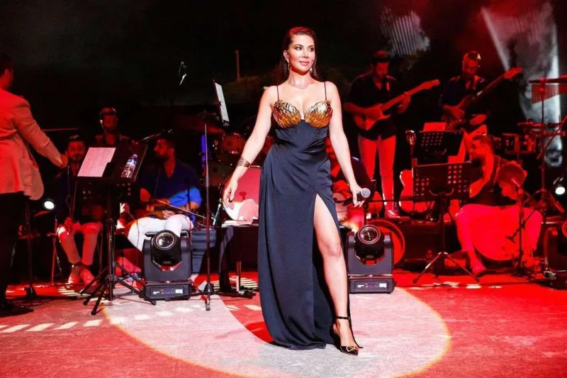 Qızıldan hazırlanan libası ilə gündəm oldu