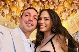 Nişanlısının evinə köçür