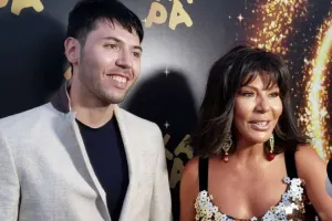 Oğlu toyuna çox adam çağırmaq istəmir