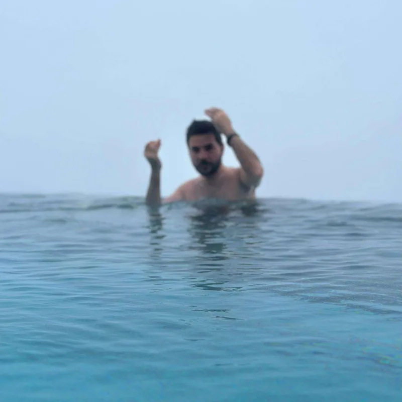 Elçindən İsveçrə tətili