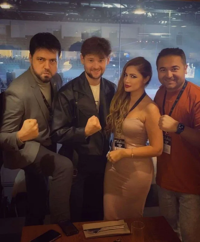 Məşhurlar onu vida döyüşündə tək qoymadı