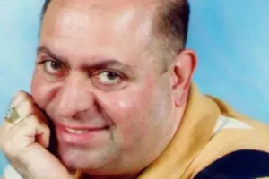 Qızıllarını tualetdə sifonun içində gizlədirmiş