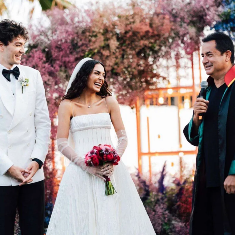 Ebru Şahinin toyu oldu!