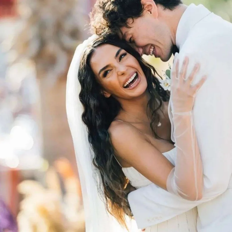 Ebru Şahinin toyu oldu!