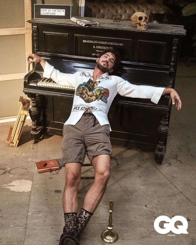 “Onsuz da hər kəs məşhurdur”