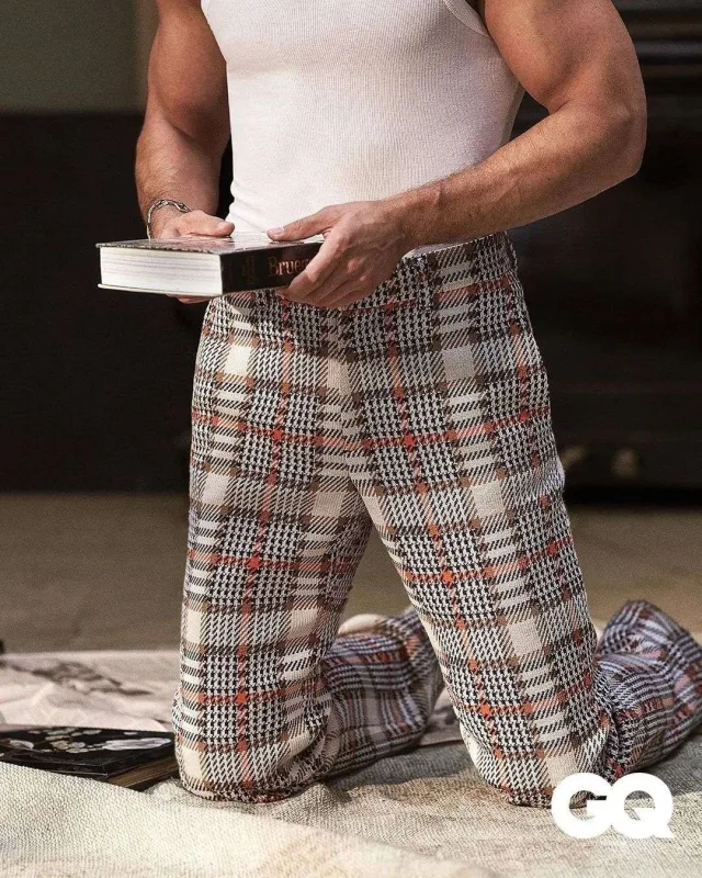 “Onsuz da hər kəs məşhurdur”