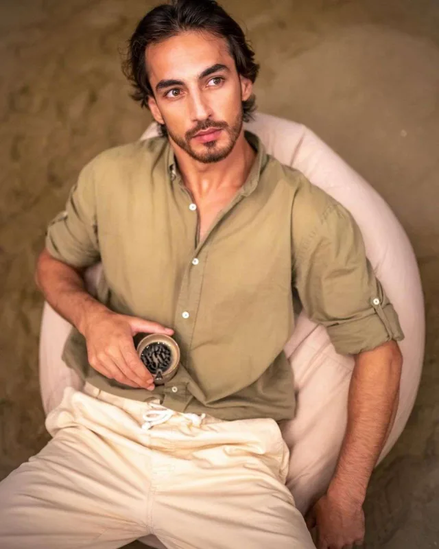 Corc ölkəni tərk edir?