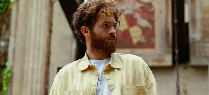 Ad günündə fanatları ilə görüşür