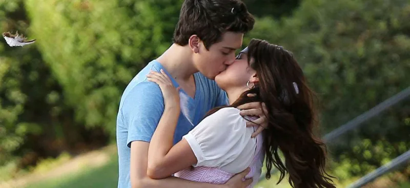 8 il sonra görüşdülər