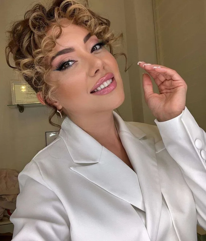 “Gəlinlik biznesimdə yüz minlərlə pul batdı”