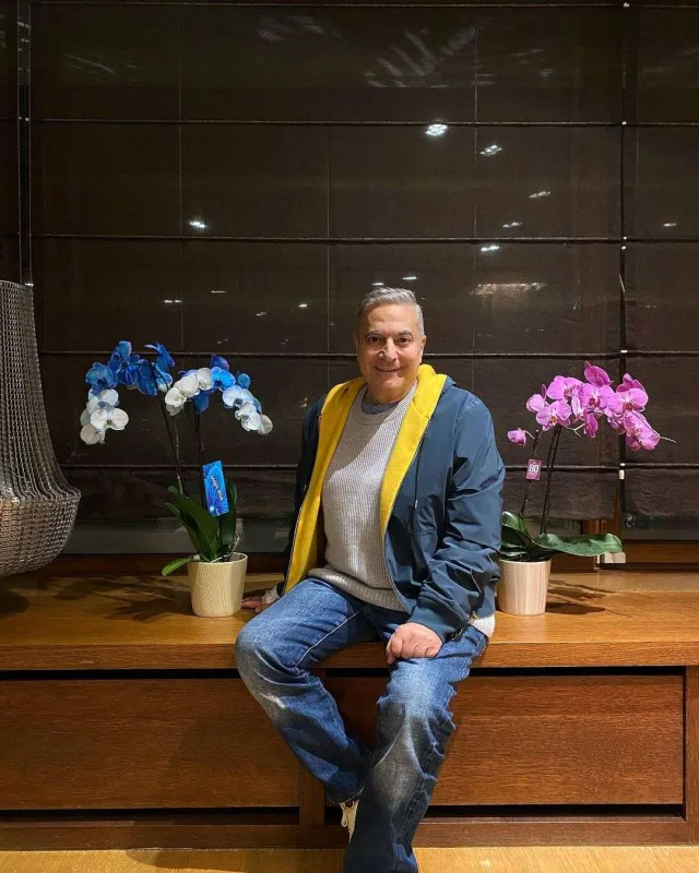 Özündən 40 yaş kiçik sevgilisi ilə gündəm oldu