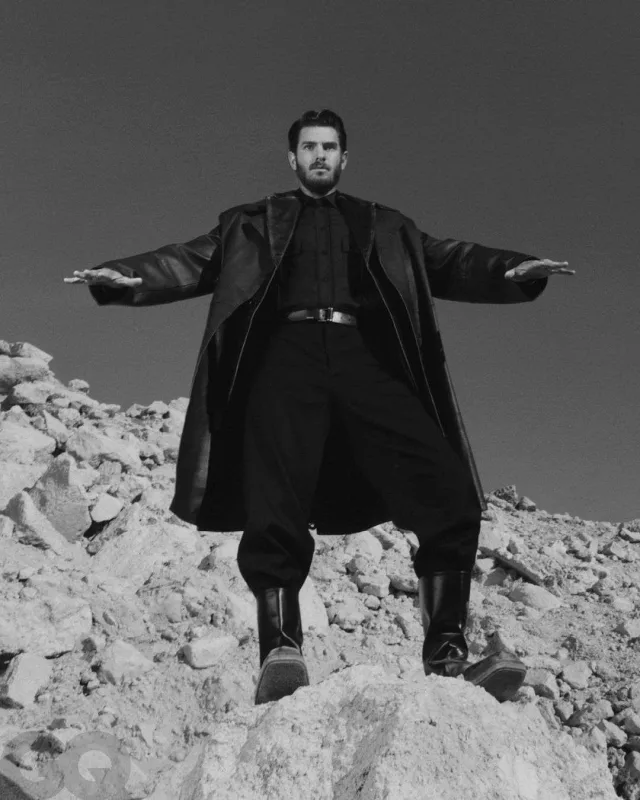 Endryu “GQ” üçün kamera qarşısında