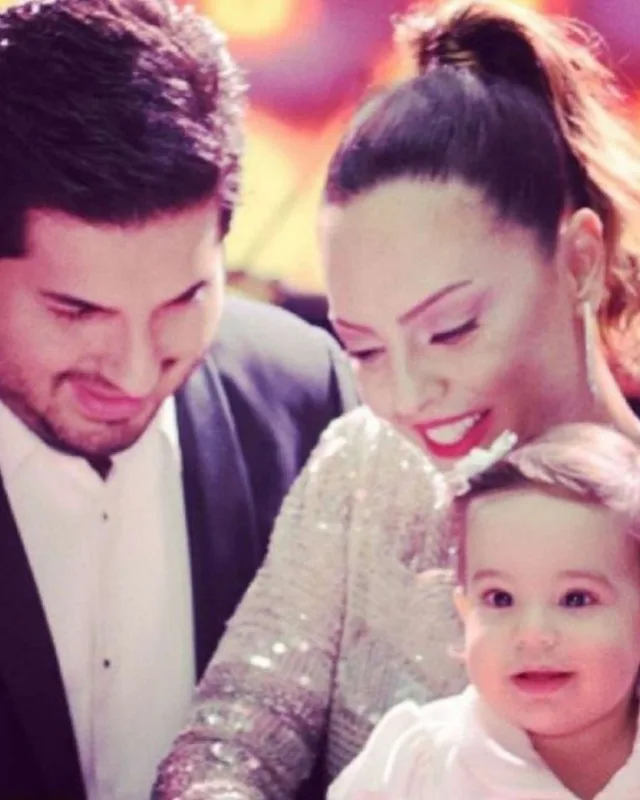 Reza qızını Ebrudan almaq istəyir