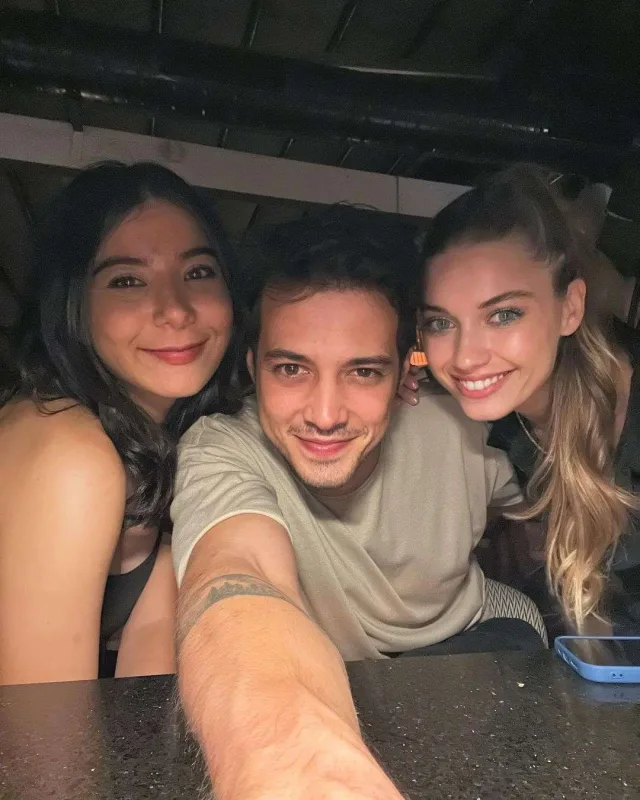 Afrayla Mert ayrıldı