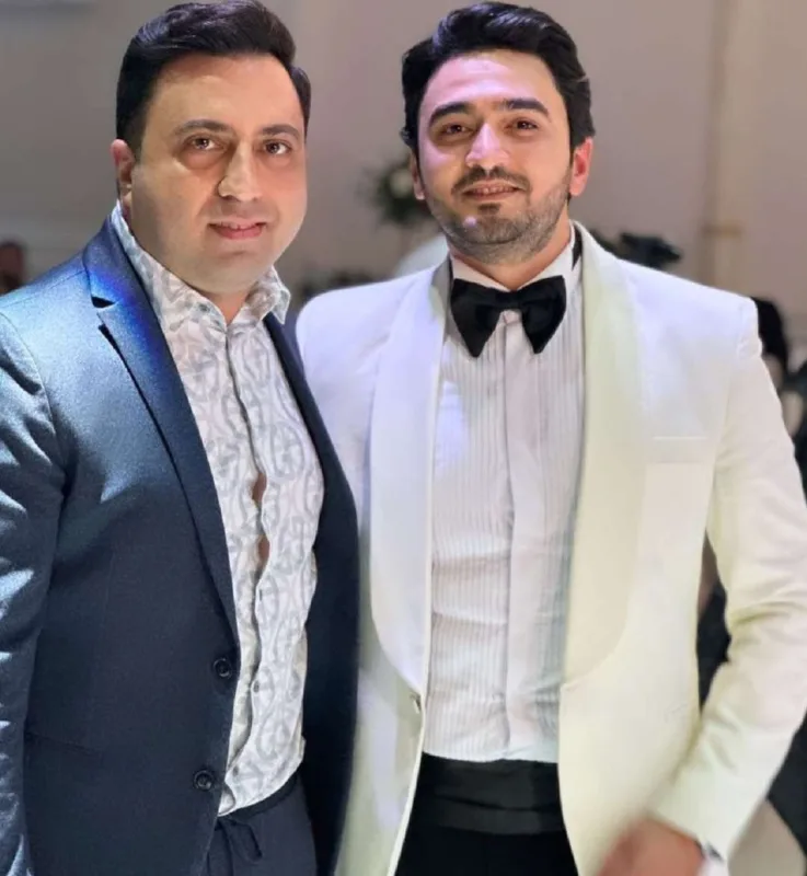 Əvvəlcə xanımını göstərmədi, amma... - VİDEO