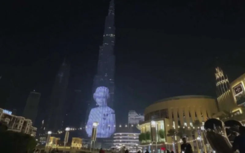 Portreti Bürc Xəlifədə əks olundu