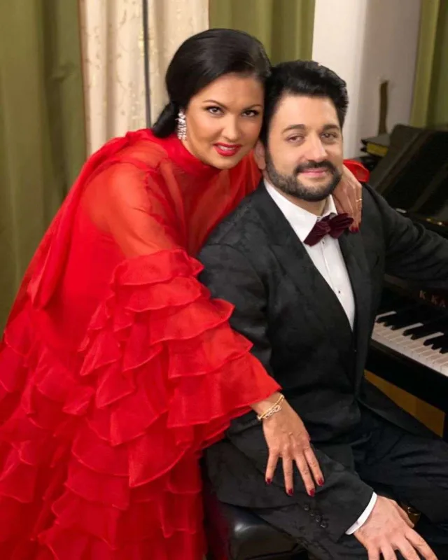 Xalq artistləri evliliklərinin 7-ci ilini qeyd etdi