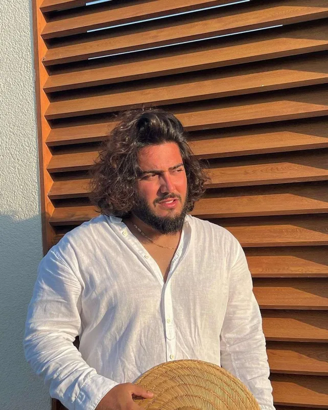 Ayaz suya düşən fotoqrafa aparat aldı