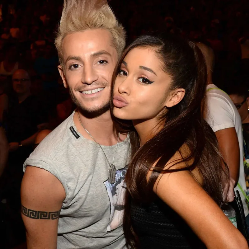 Ariananın qardaşına hücum etdilər