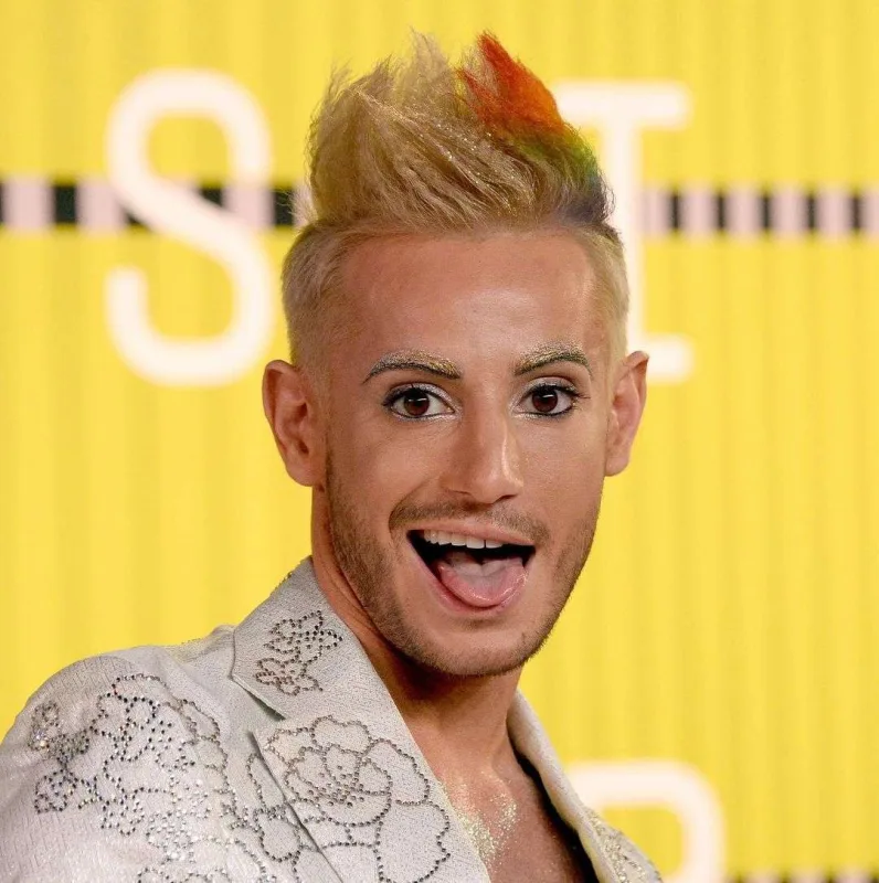 Ariananın qardaşına hücum etdilər