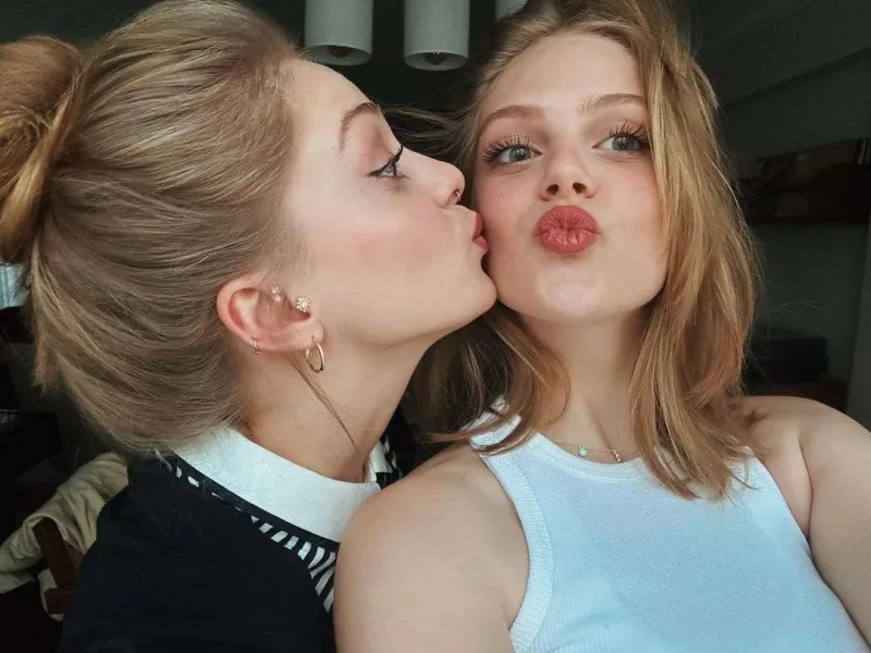 İpeyin bacısı ilə bənzərliyi gündəm oldu