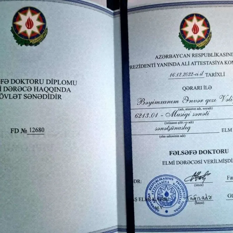 Əməkdar artist fəlsəfə doktoru oldu