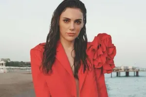 “Versace”nin ilk türk siması Yağmur oldu