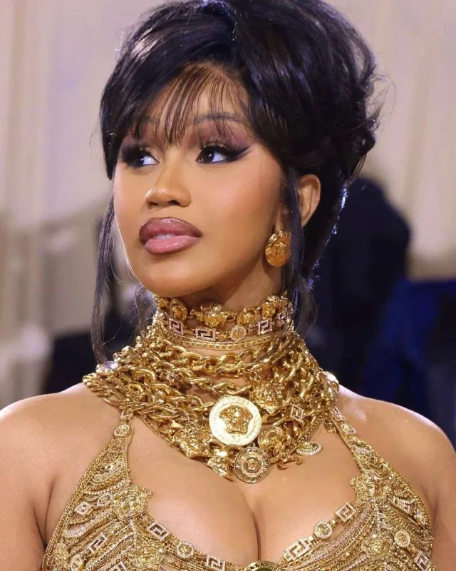 Sevgilisini günahlandıranları belə susdurdu